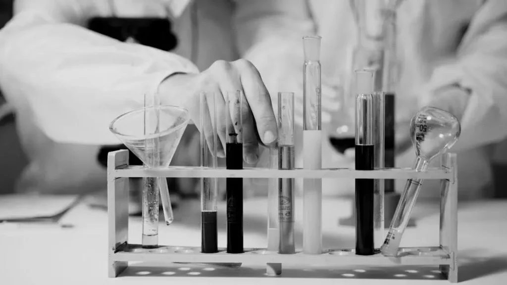 Scientist conducting a third-party test for Berberine in a lab.